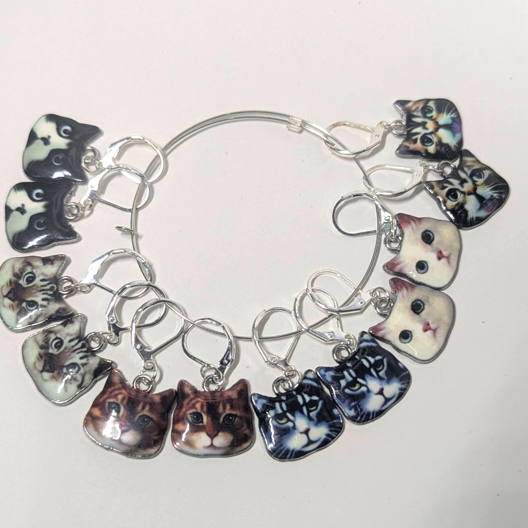 Cat Face Stitch Marker Set – 10 Locking Markers for Knitting & Crochet