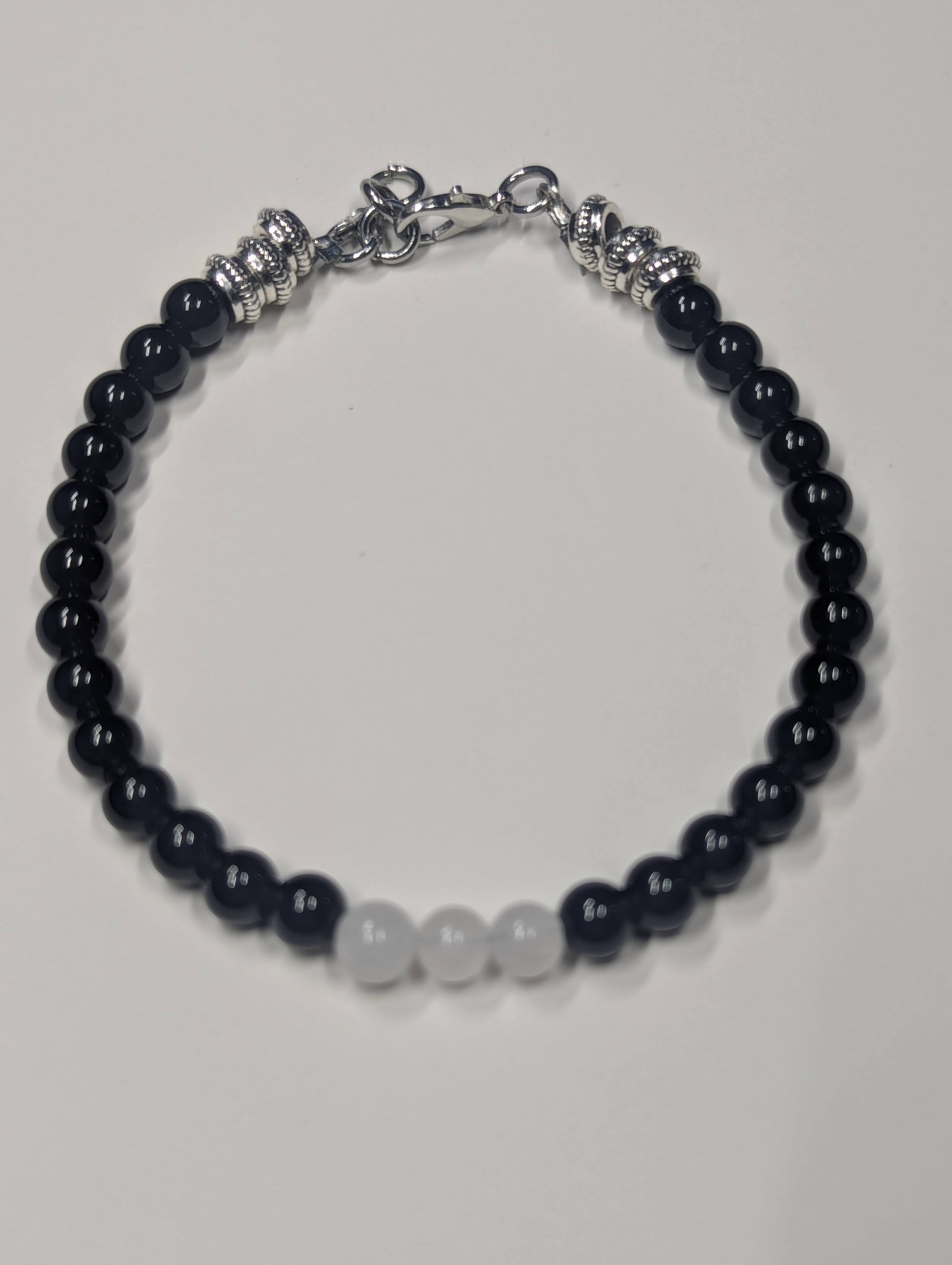 Shadow & Moonlight Black and White Glass Bead Bracelet